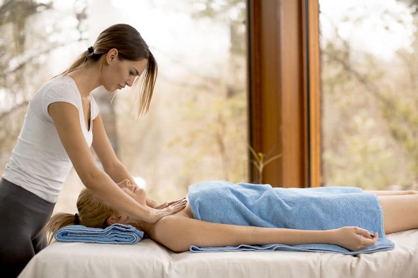 What's the difference between a massage therapist and chiropractor?